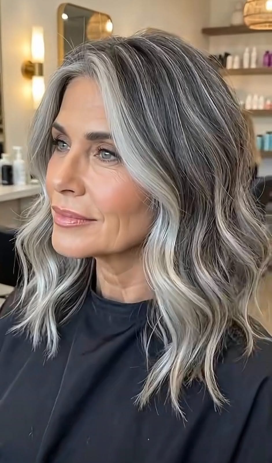 Balayage gris clair sur base foncée